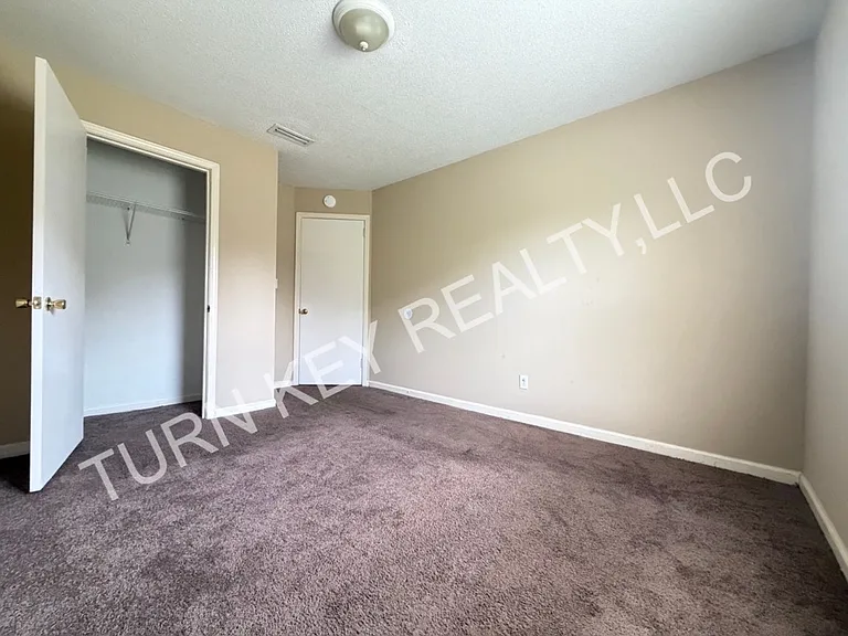 127 Avalon Ave — Photo 8