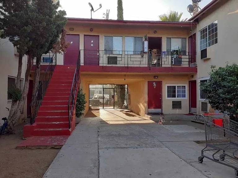 8815 Van Nuys Blvd #I — Photo 2