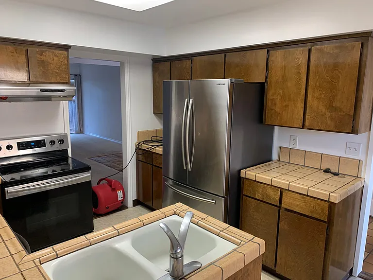 1277 E Fremont Ter — Photo 4