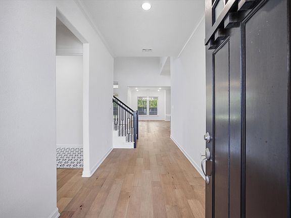 2nd image of 1815 Navarre Way