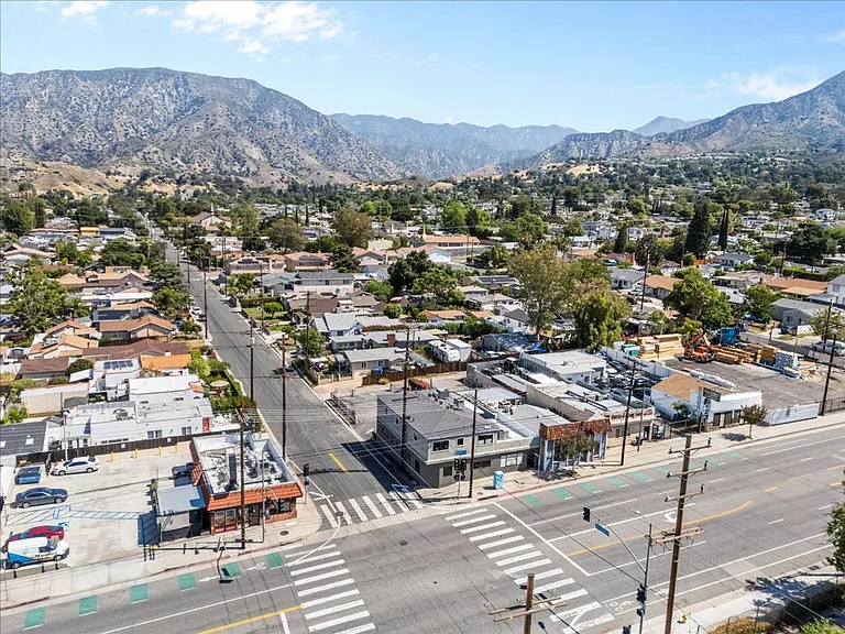 7969 Foothill Blvd — Photo 31