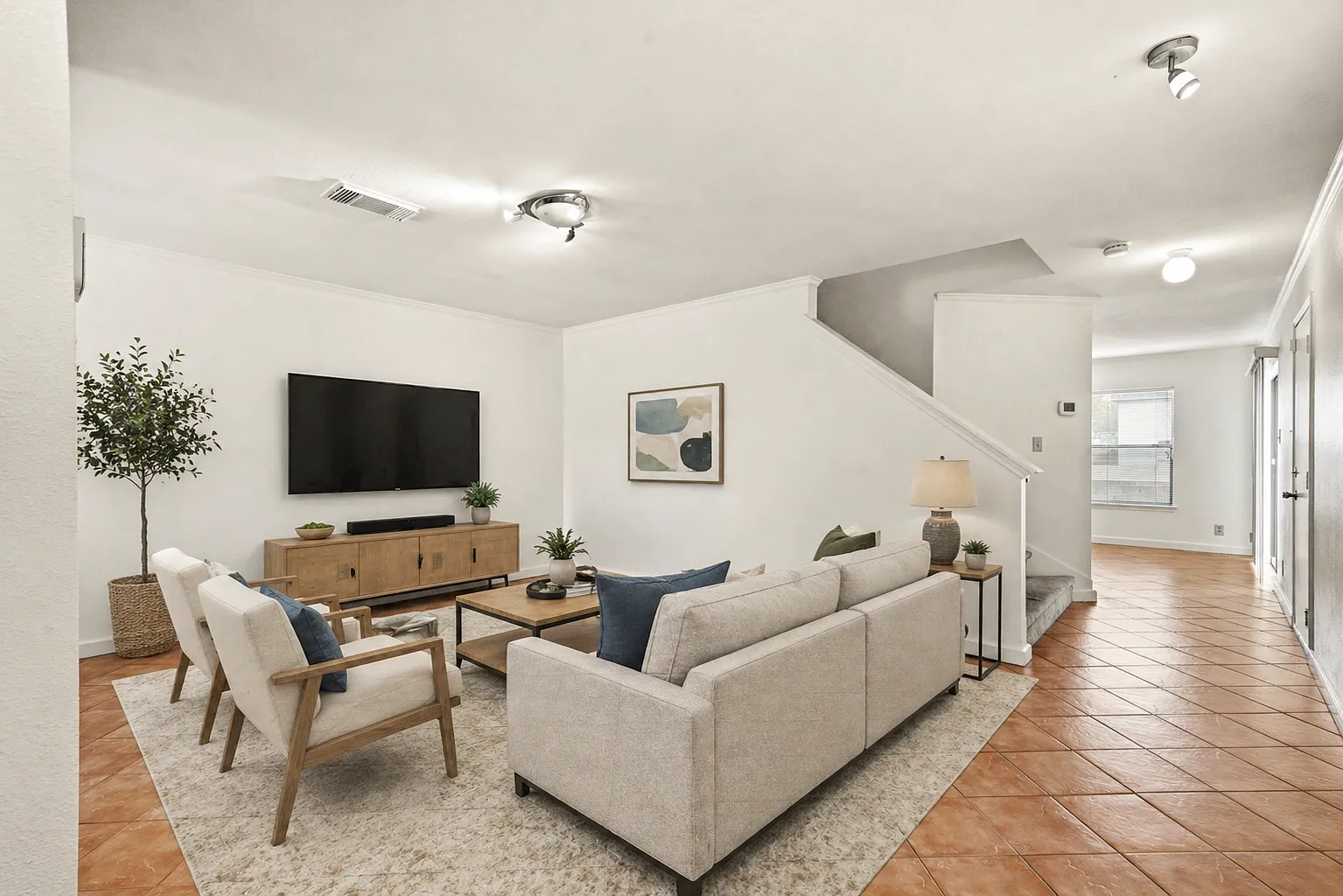 4 bed, 1625 sqft, $1,795 — Photo 3