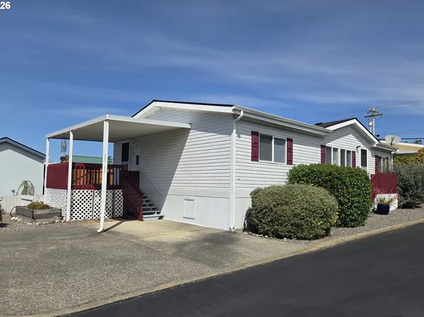 98042 W Benham Ln Space 15, Brookings, OR 97415