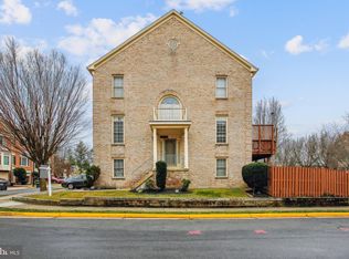 6400 Gladys May Ln, Alexandria, VA 22310