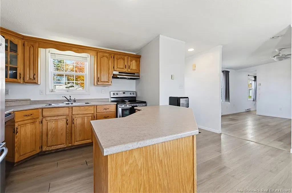 3 bed, 2.0 bath, 1152 sqft, $189,900 — Photo 4