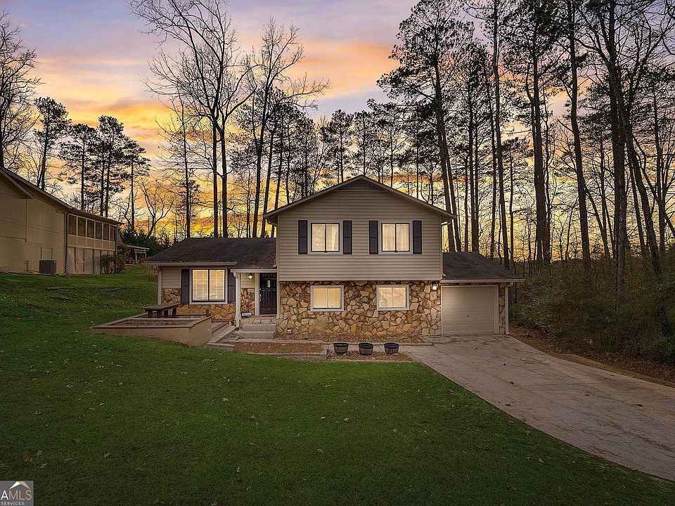1st image of 1525 Rambling Woods Dr