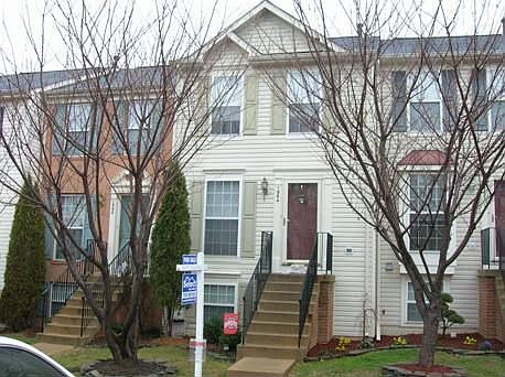 Beautiful Curb Appeal!