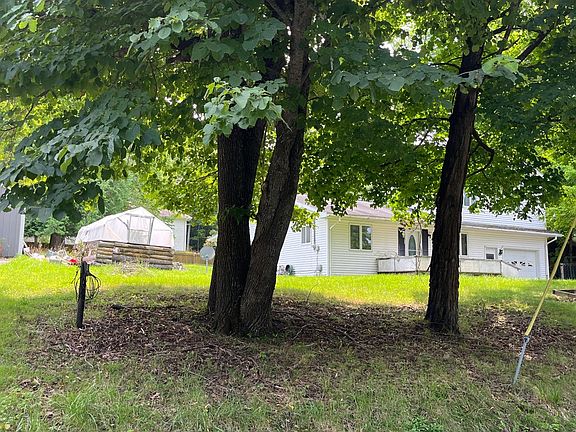 3rd image of 265 Old Trail Dr