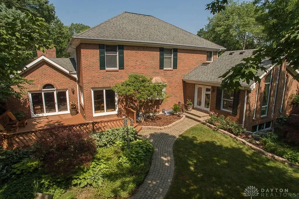 6 bed, 5157 sqft, $4,250 — Photo 3