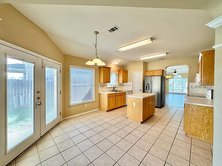 102 W Great Plains Trl — Photo 7