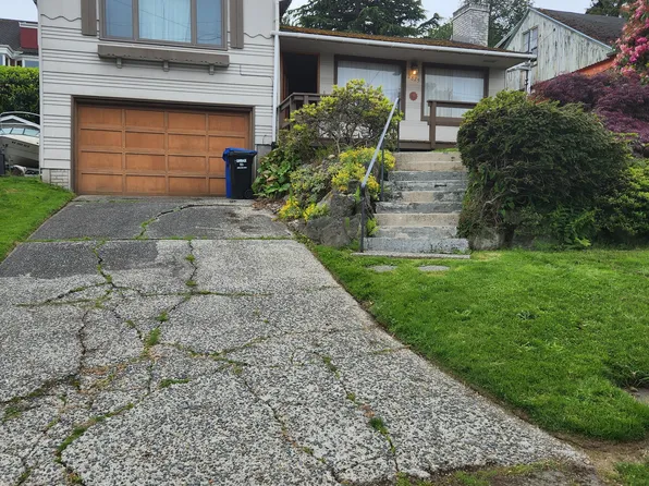 2825 NW 94th St, Seattle, WA 98117