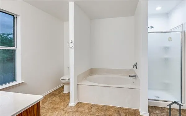 5 bed, 2267 sqft, $3,500 — Photo 3