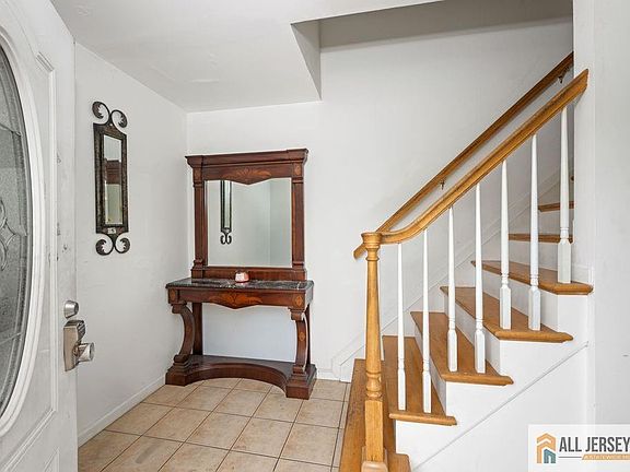 4th image of 716 Carlock Ave