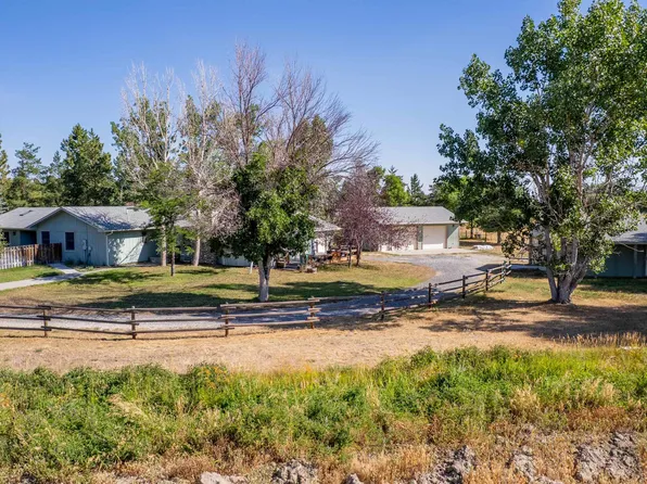 4230 Carter Mountain Dr, Cody, WY 82414