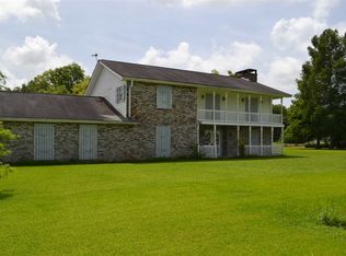 376 Le Village Dr, Larose, LA 70373