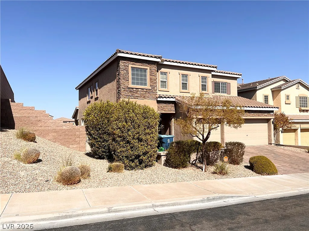 5 bed, 3.5 bath, 3178 sqft, $3,500 — Photo 2