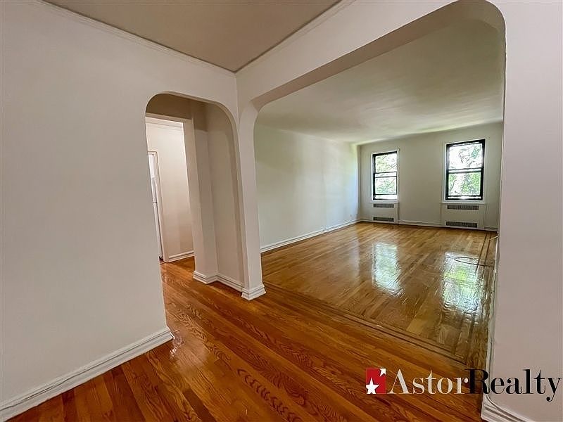 1st image of 31-62 29th St #E