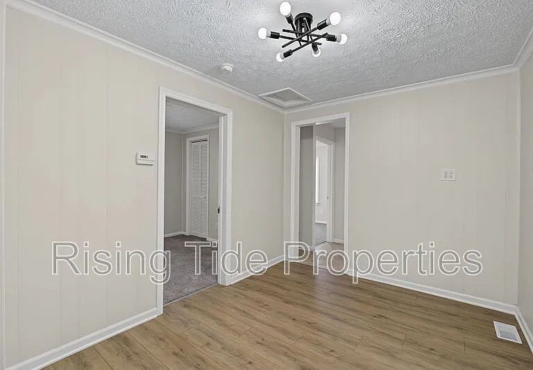 1607 Montgomery Ave — Photo 10