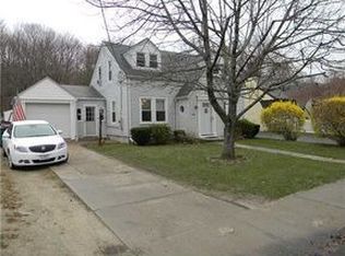 2012 Mendon Rd, Woonsocket, RI 02895