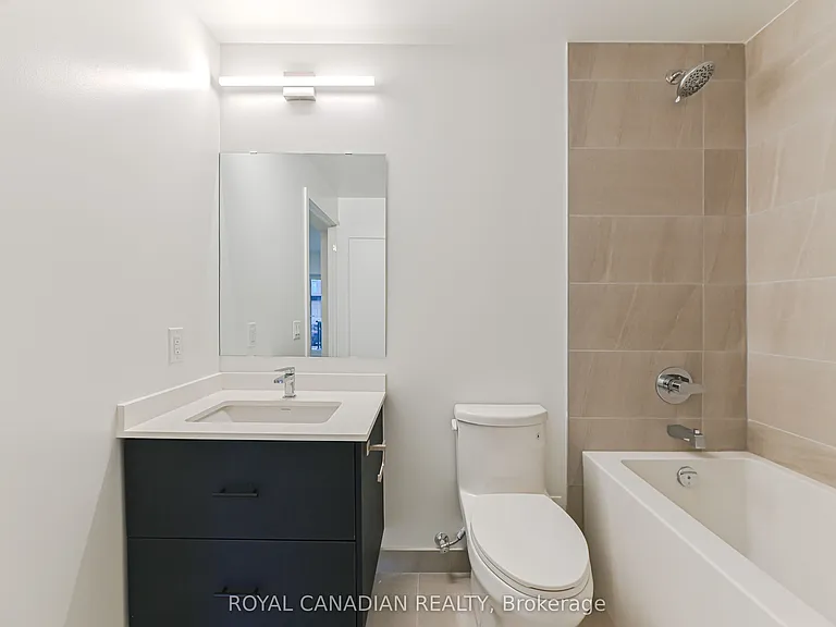 5105 Hurontario St #104 — Photo 20