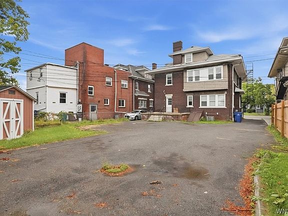 3rd image of 2452 Delaware Ave