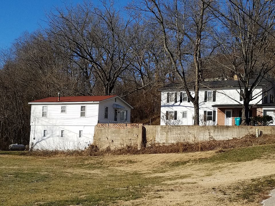 1st image of 404 Brickey St
