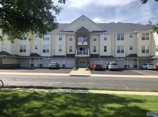 2202 Neville Ct, Somerset, NJ 08873