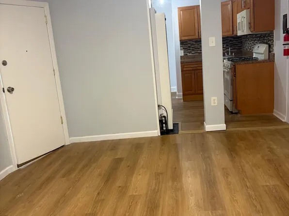 323 Elizabeth St, Orange, NJ 07050