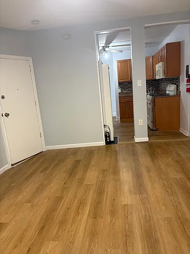 323 Elizabeth St Photo 1