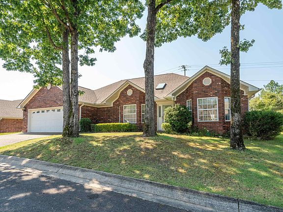 3rd image of 230 Southpark Pl
