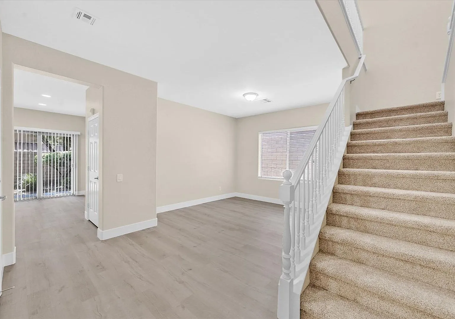 3 bedroom home with loft located in Summerlin. — Photo 3