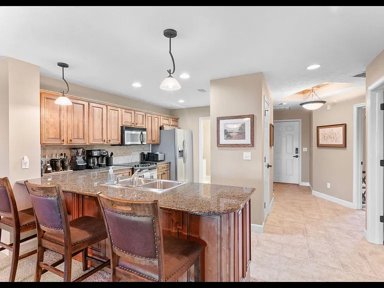 250 Lakewood Dr #5205 — Photo 6