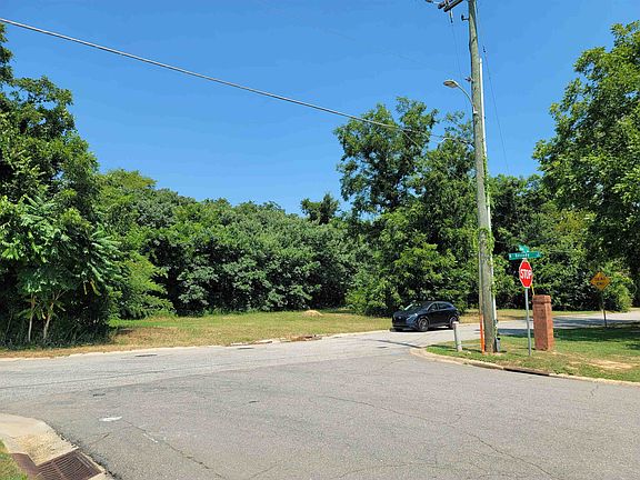 5th image of 409 Adam St