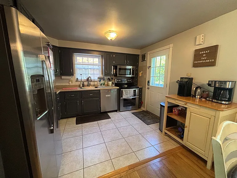 217 Roycroft Ave — Photo 5