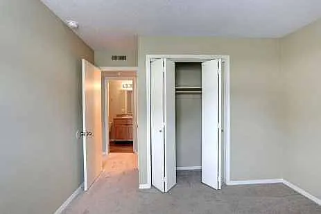 River Retreat Apartments — Photo 10