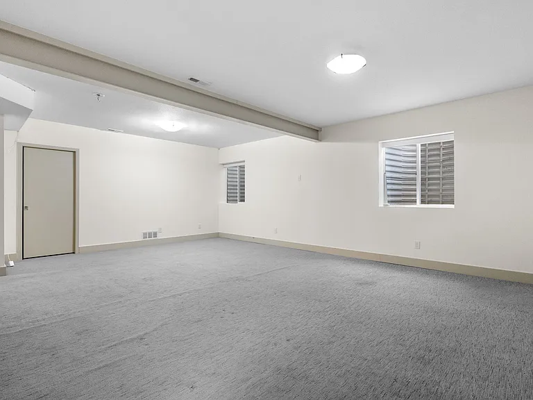 4015 Fenton Ct — Photo 30