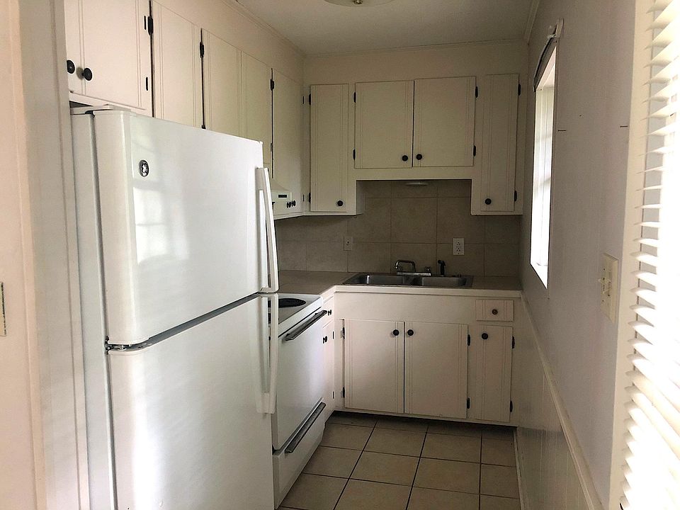 2nd image of 101 Waller St