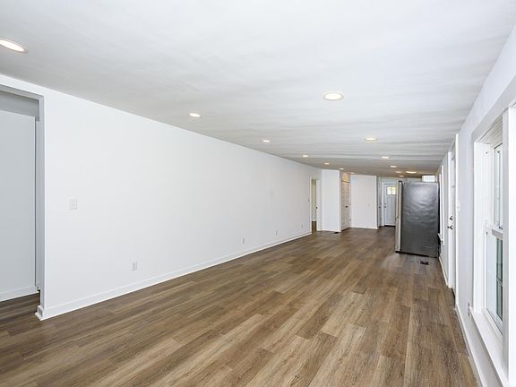 3rd image of 1860 S Coolwell Rd