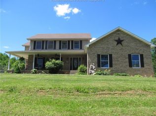 37 South Point, Alum Creek, WV 25003