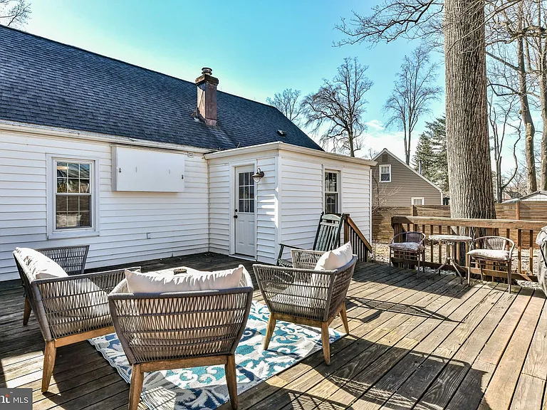 7308 Poplar Ct — Photo 30