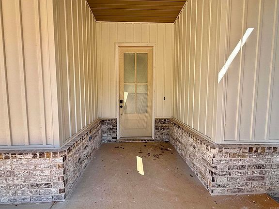 2nd image of 6838 Detonti Rd