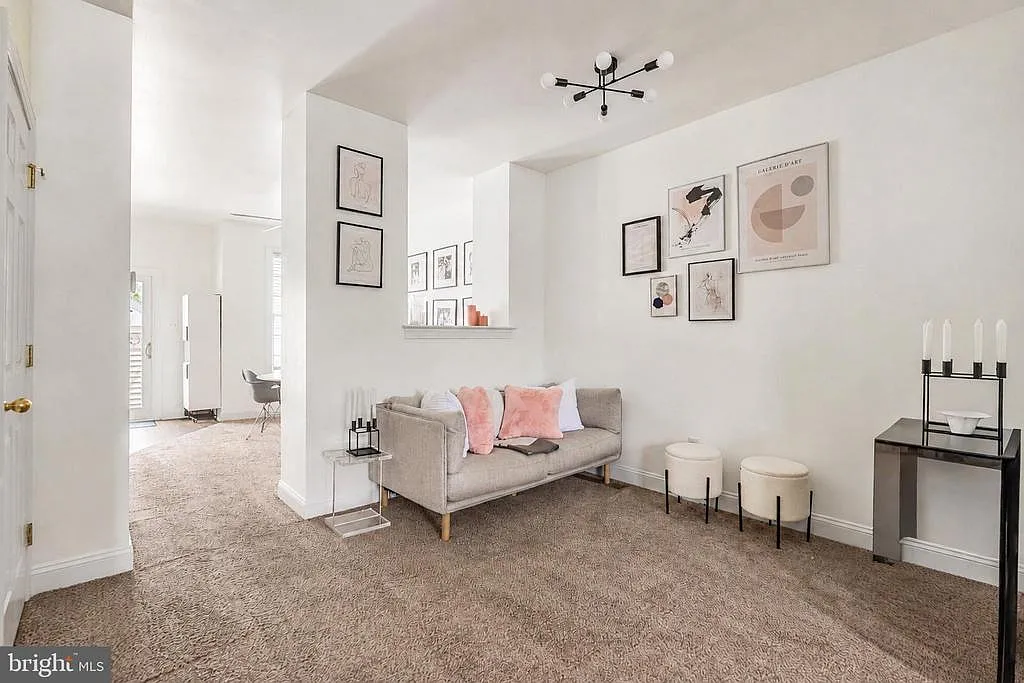 3 bed, 3.5 bath, 1460 sqft, $3,350 — Photo 4