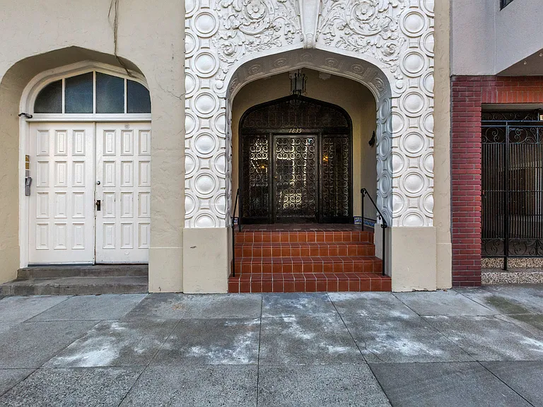 1835 Vallejo — Photo 39