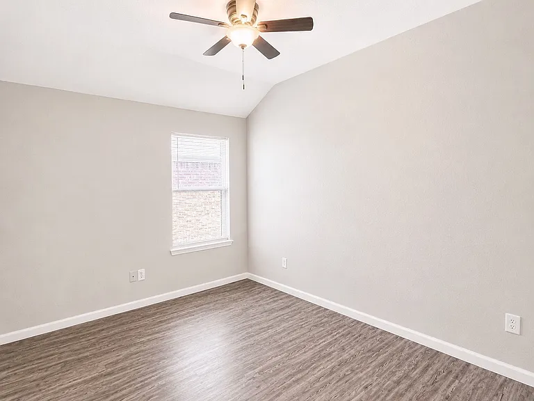 1745 Duck Cove Dr — Photo 14