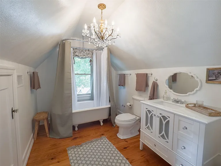 1512 Northwood Rd — Photo 6