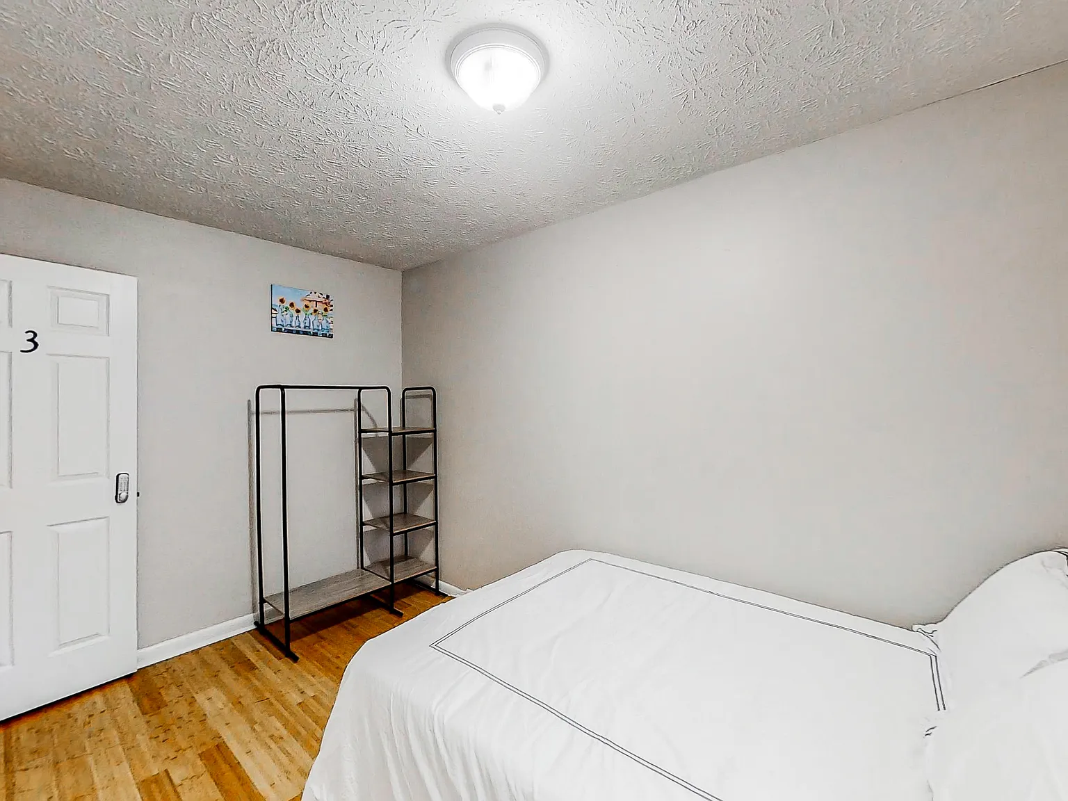 4 bed, 2.0 bath, 1825 sqft, $615 — Photo 1