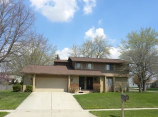 8 Pendleton Way, Bloomington, IL 61704