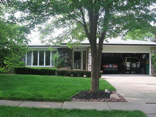 1st image of 418 Arbor Ln
