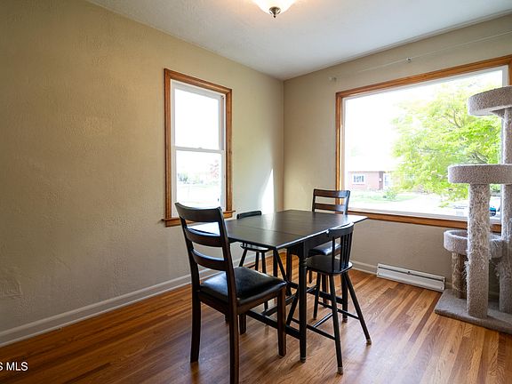 5th image of 2627 108th St