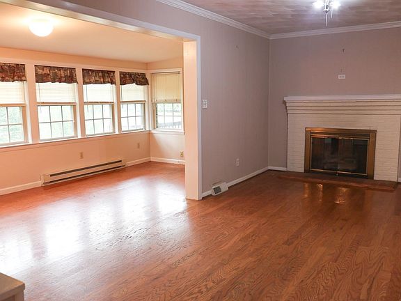 5th image of 1717 Oakwood St